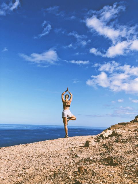 Oslo: Yoga & Hiking with a dog - A lake swim, Norwegian snacks, and a warm drink