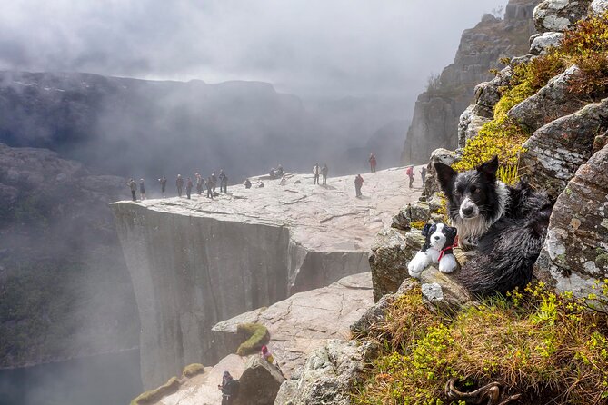 Preikestolen Hidden Trail Hike + Lunch and Canoe Trip - Refsvatnet canoe crossing