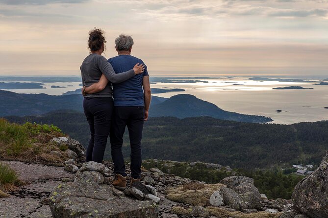 Preikestolen Hidden Trail Hike + Lunch and Canoe Trip - Reaching Preikestolen at 604 meters