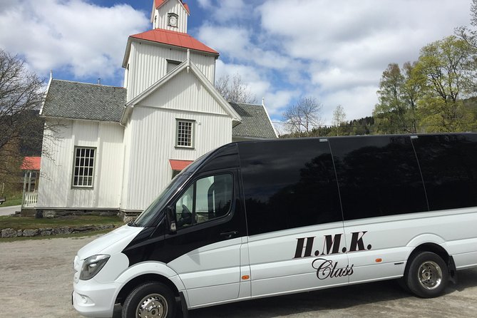 Private 5-hrs Oslo Exclusive Driverguide Luxury Limo/Van-Tour incl Museums - Holmenkollen and Norway’s skiing identity