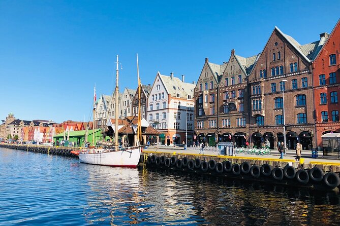 Private Bergen Walking tour with Funicular - Bergenhus Fortress and the city’s royal past