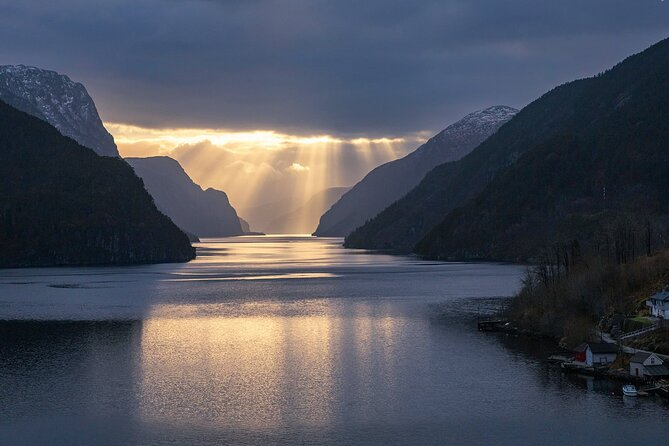 Private Cruise: Mostraumen by Zodiac or Lux Pontoon Boat - Stamneshella and the story behind Norwegian salmon