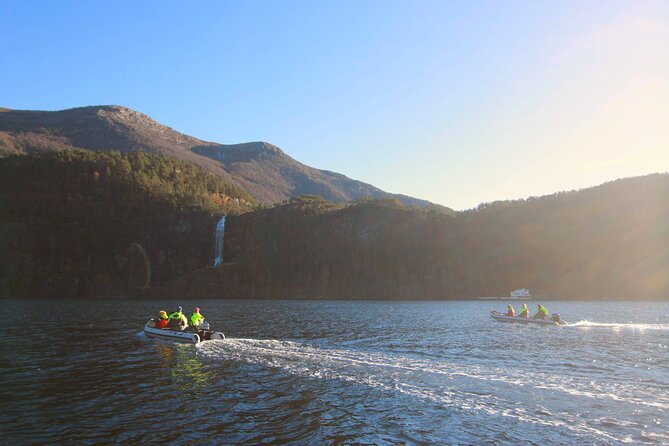 Private Fjordcruise by Luxury Pontoon Boat - Bergen Fjords - Waterfalls, reflections, and close shoreline views