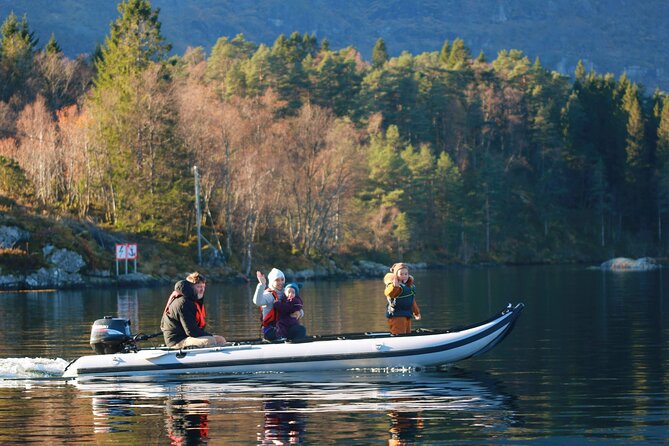 Private Fjordcruise by Luxury Pontoon Boat - Bergen Fjords - Guides, stories, and the human side of the outing