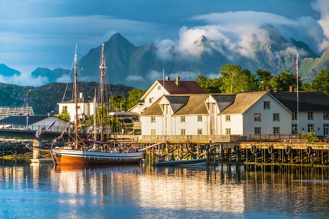 Private Full Day Sightseeing Tour from Svolvær to Å - The guides can change the feel of the day
