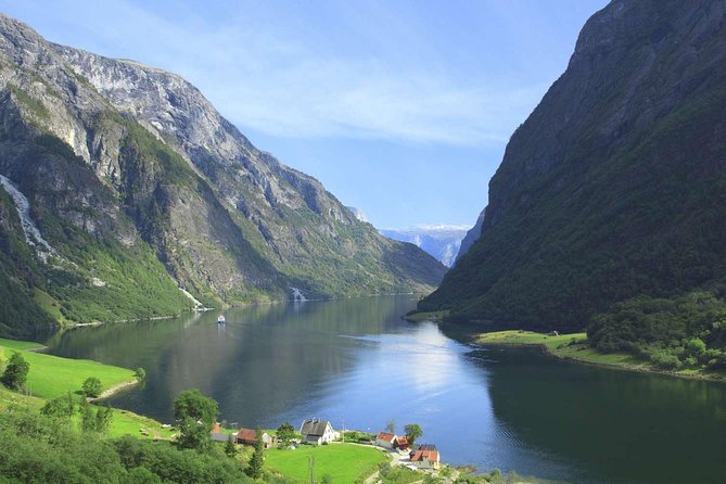 Private guided, Bergen to Oslo - Nærøyfjord Cruise & Flåm Railway - Viking Valley and the town of Njardarheimr