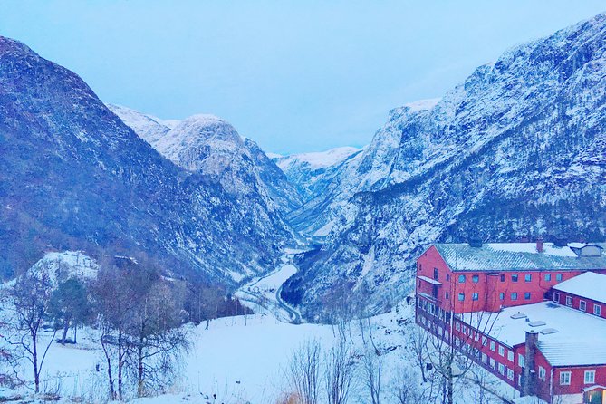 PRIVATE GUIDED TOUR: Highlights of Norway – Trip to the Sognefjord – WINTER - Dale of Norway and the road to Voss