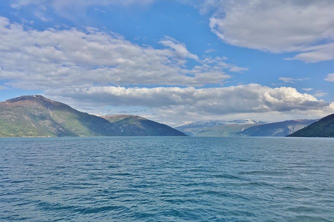 PRIVATE GUIDED TOUR: King of the Fjords – round trip to the Sognefjord, 11 hours - Crossing Vikafjellet to the Sognefjord