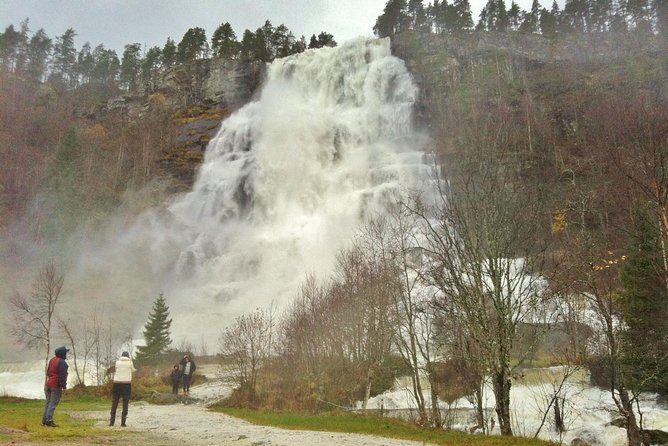 PRIVATE GUIDED TOUR: Norway's Highlights – Viking Special, 11-12 hours – WINTER - Bergen to Voss, the easy start to a long day