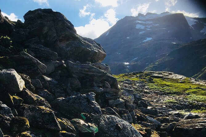 Private shore excursions Troll road in 5-7 groups - Aksla Mountain gives you the first big view
