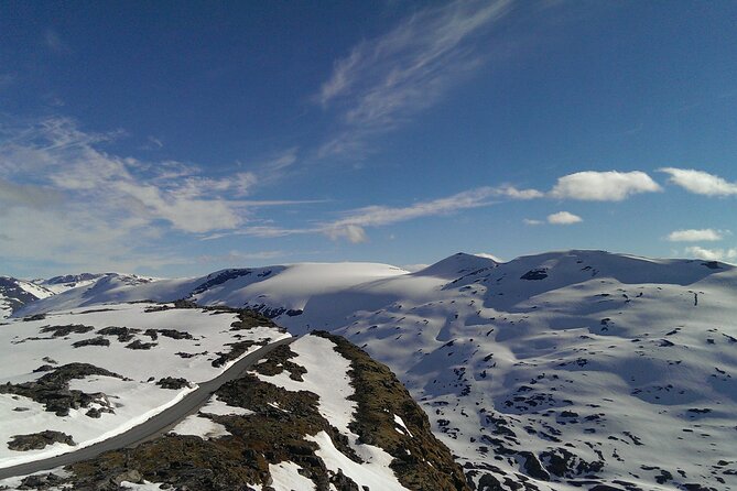 Private tour from Ålesund to Geiranger up to 15 people - Norangsdalen and the old mountain roads