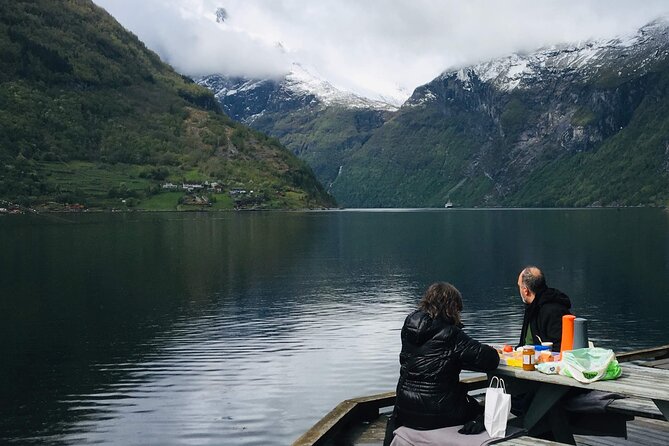 Private tour from Ålesund to Geiranger up to 15 people - From Ålesund toward Hjørundfjorden
