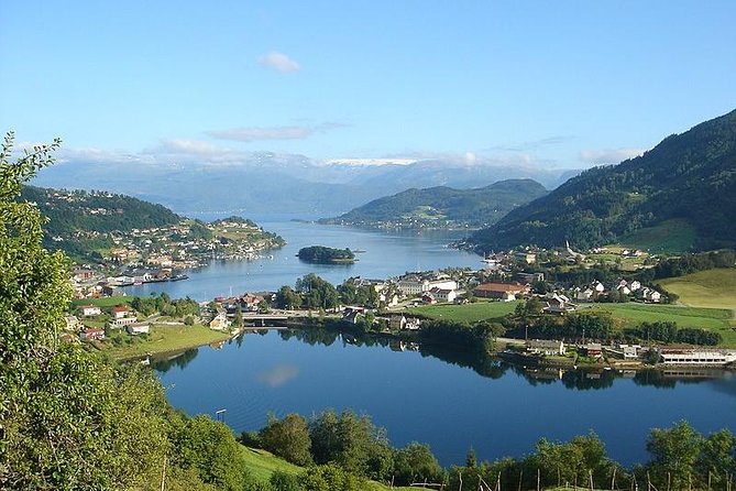 Private tour - Hardangerfjord, Voss Gondola & 4 Great Waterfalls - Skjervsfossen offers a close encounter