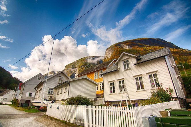 Private tour to Sognefjord and Flåm from Bergen, 24 hr refundable - Flåm gives you lunch and a choice of activities