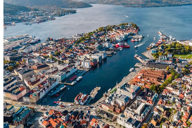 Private Walking Tour- Bergen Classics - Exploring Bergenhus Fortress in Half an Hour