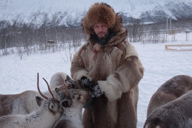 Reindeer feeding & Saami Culture - Clothing and comfort in Arctic weather