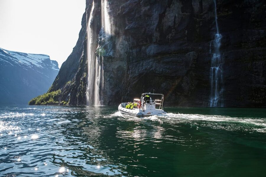 RIB Geiranger - Fjordsafari - How the one-hour schedule really works