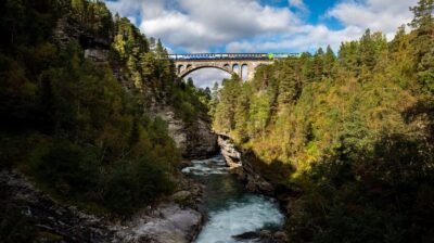 Romsdalen: Rauma Railway Golden Train with Guide