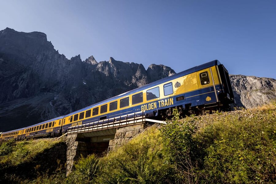 Romsdalen: Rauma Railway Golden Train with Guide - The return ride shows the valley differently