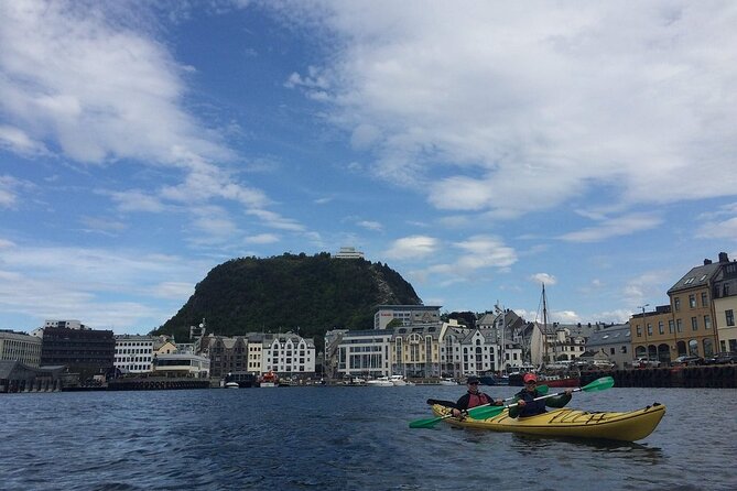 Sea Kayaking In Ålesund - The guides make the difference for beginners