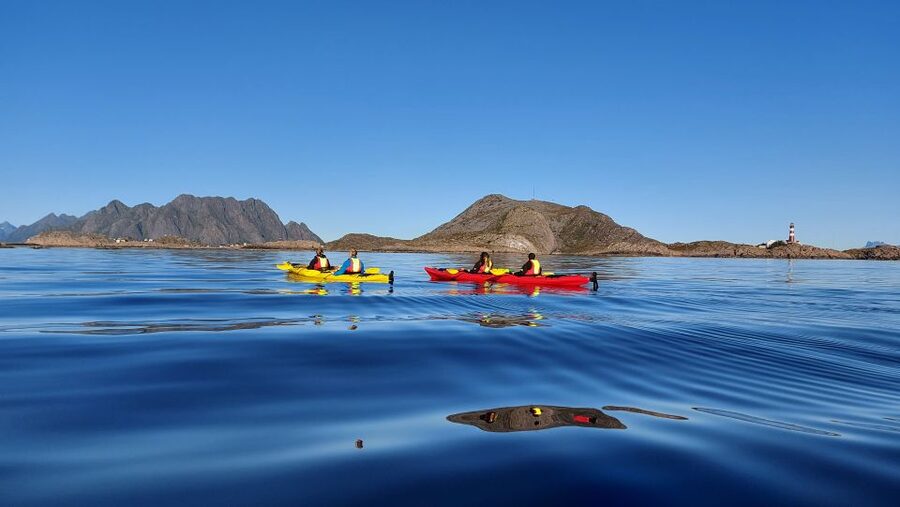 Skrova Island : 3hours Guided Kayak Tour - Meeting your guide near Heimbrygga