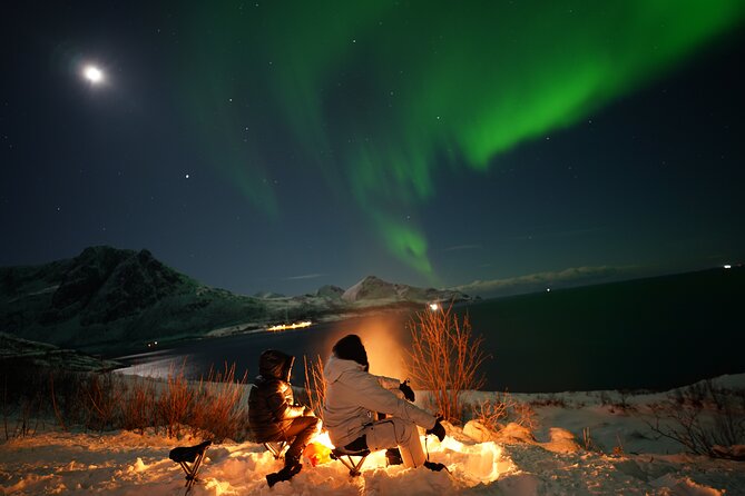 Small Northern Lights Tour Max 8 Guests Pickup and Photography - What guides such as Jinyar, Victor, Mark, and Zein add