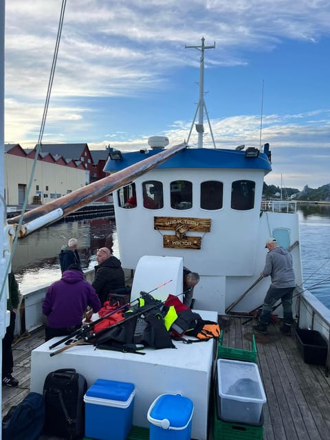 Stavanger: 5-Hour Fishing Trip with Equipment and Guide - Learning the basics from the guide