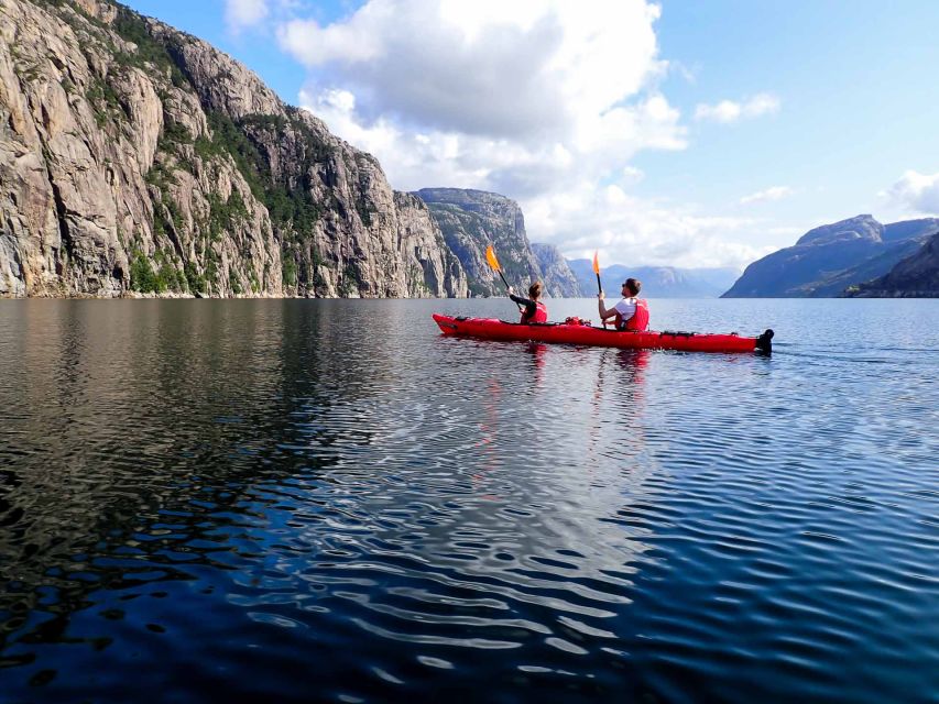 Stavanger: Guided Kayaking in Lysefjord - Vagabonds Cave and the route near Refsa dock