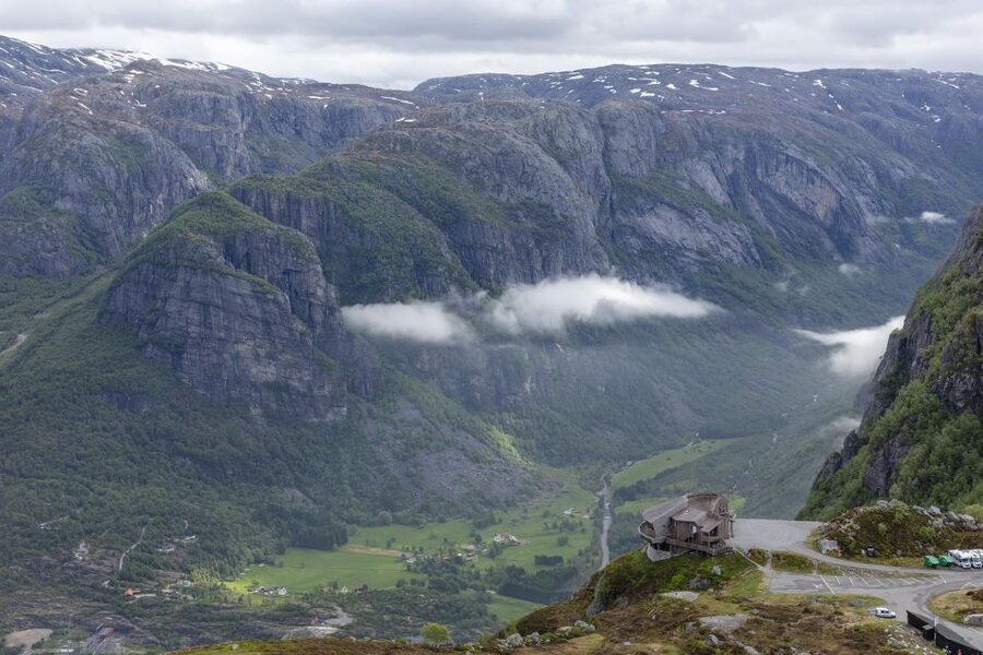 Stavanger: Kjerag Summer Hike with Packed Lunch - Who Will Get the Most From This Day