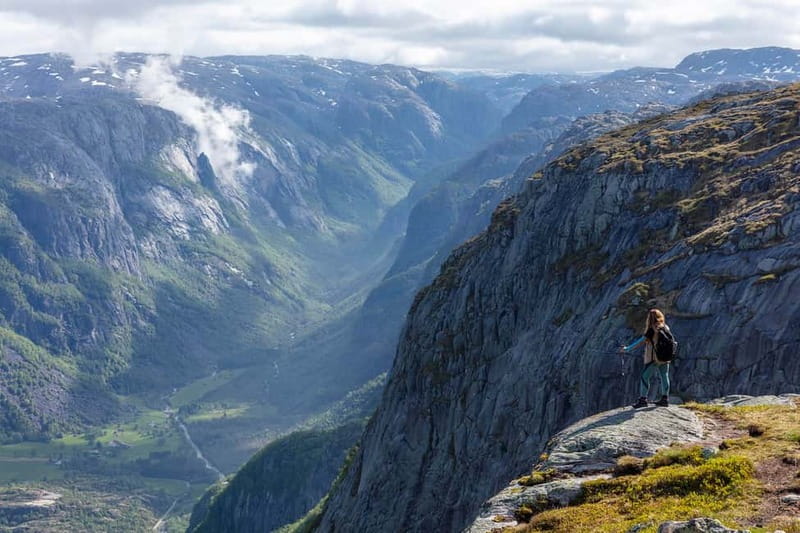 Stavanger: Kjerag Summer Hike with Packed Lunch - Clothing and Fitness: Take the Advice Seriously