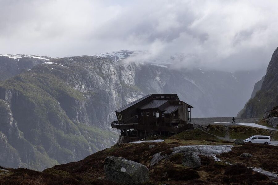 Stavanger: Off-Season Hike to Kjerag + Packed Lunch - A long day from Stavanger to Kjerag