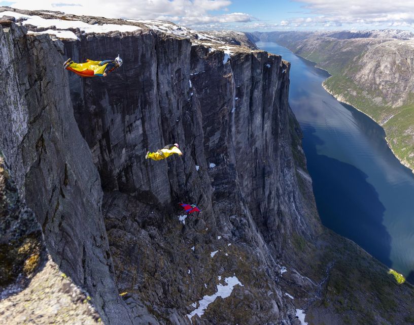 Stavanger: Off-Season Hike to Kjerag + Packed Lunch - Kjeragbolten, the photo stop above Lysefjorden