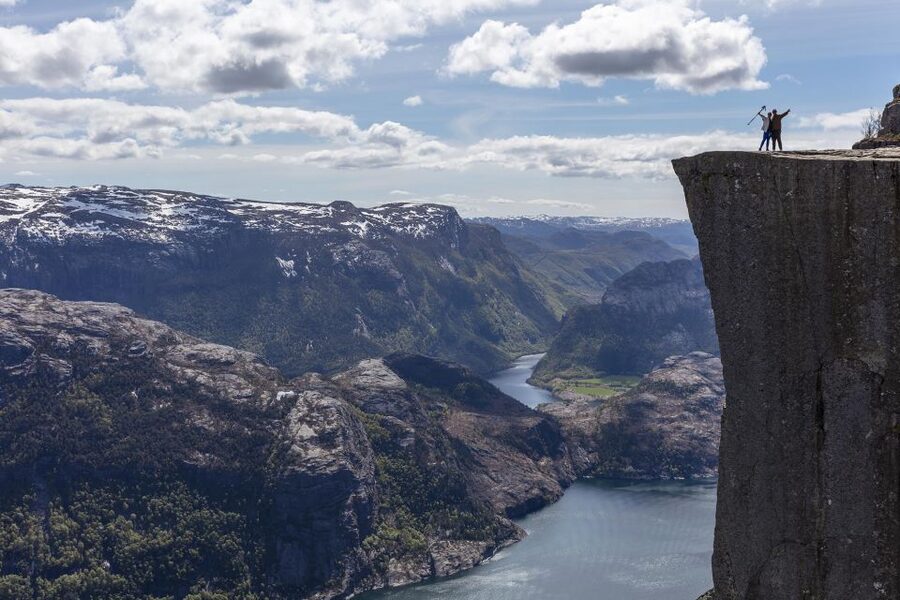 Stavanger: Preikestolen Classic Hike and Side Trail - The Stavanger pickup and drive to the trailhead