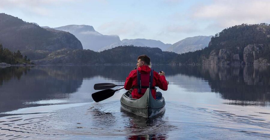 Stavanger: Preikestolen Hidden Trail Hike + Canoe + Lunch - A lunch stop with room to breathe
