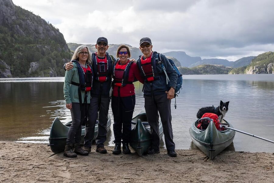 Stavanger: Preikestolen Hidden Trail Hike + Canoe + Lunch - Reaching the 604-meter cliff above Lysefjorden