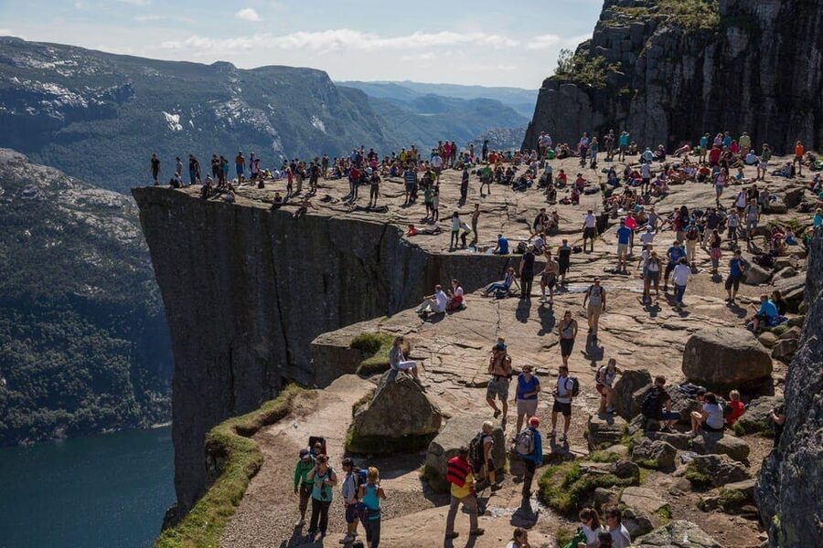 Stavanger: Preikestolen (Pulpit Rock) Hike with Local Guide - Meeting your guide at Stavanger Cruise Terminal