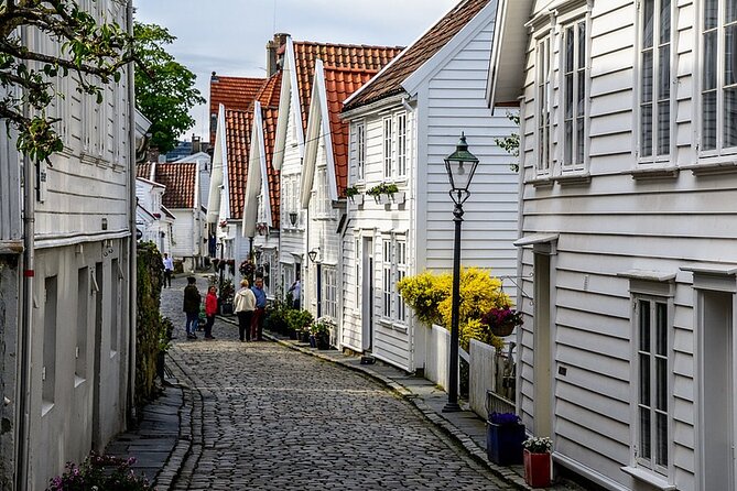 Stavanger Private Walking Tour with a Local - Weather, walking pace, and practical planning