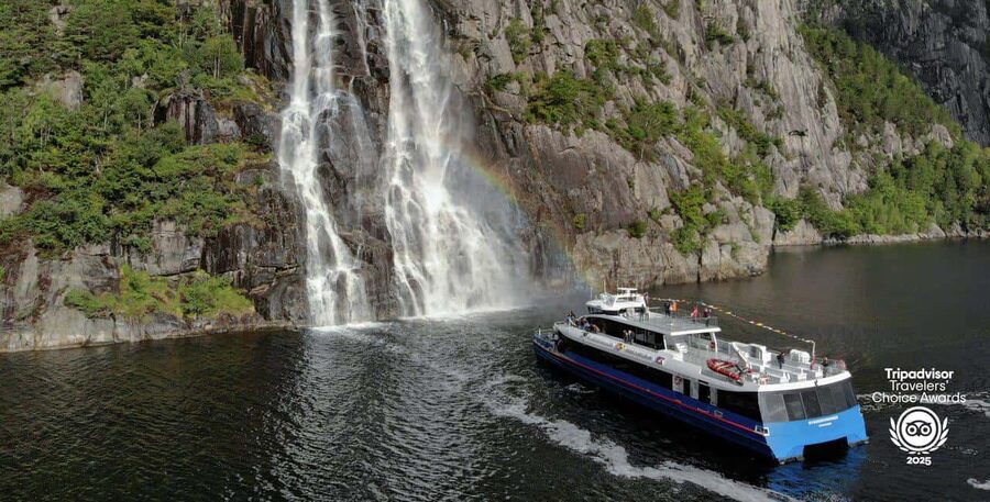 Stavanger: Scenic Fjord Cruise to Lysefjord and Preikestolen - Fantahålå, the cave with a criminal past
