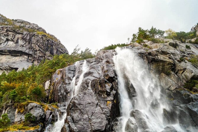 Stavanger: Waterfalls, Caves and Rock Tour By Sea - Goats, islands, and signs of life