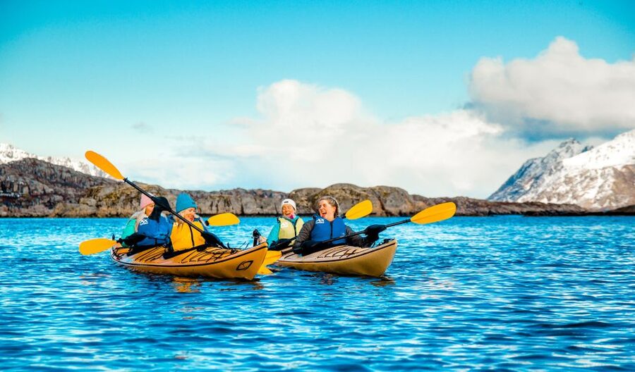 Svolvaer: 2-Hour Winter Kayaking Adventure - Meeting your guide at Svolvær harbor