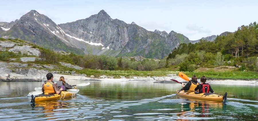 Svolvaer: Sea Kayaking Experience - Why Lofoten looks different from a kayak