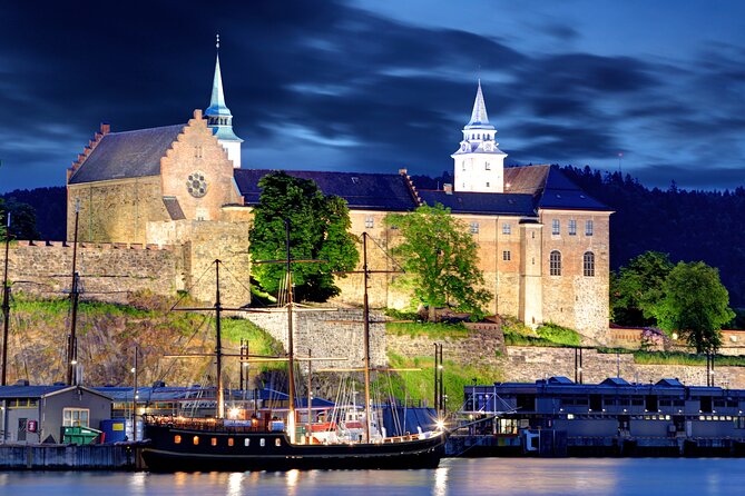 The Essential Oslo Private Walking Tour - The Royal Palace and the University quarter