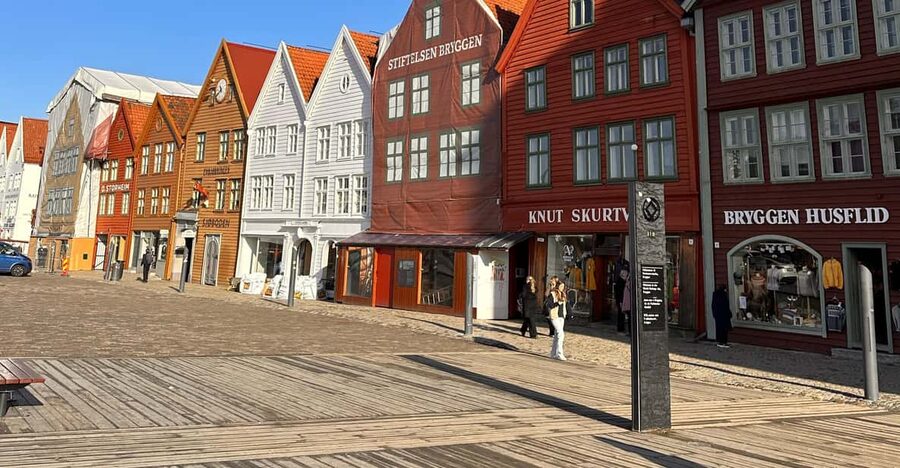 The influence of Bergen in Norways development, city tour - The Fish Market and Bergen’s waterfront life