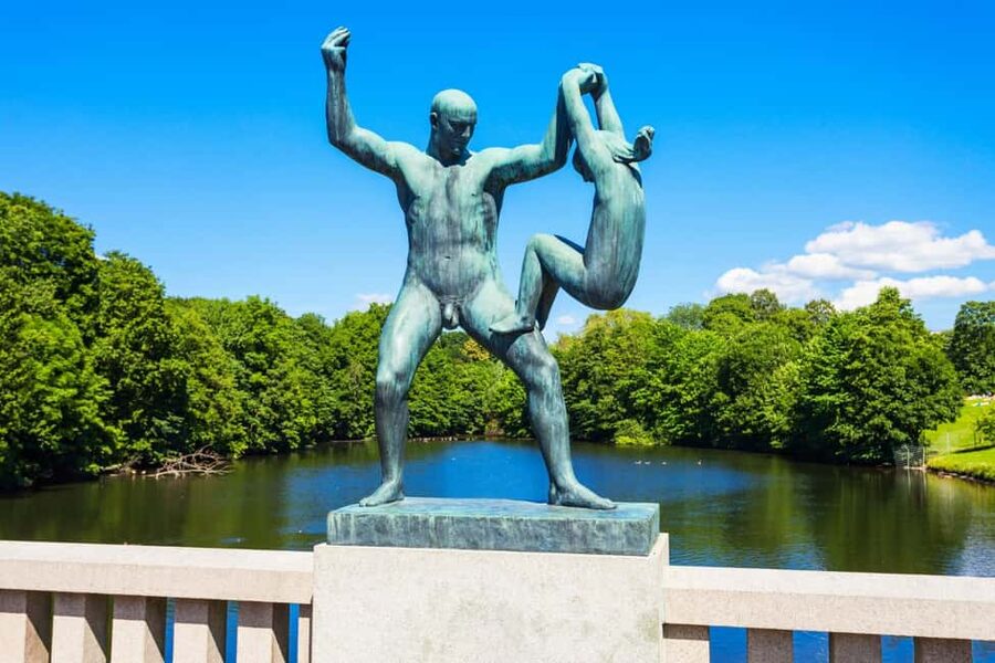 The Vigeland Park in Oslo: Insta-Perfect Walk with a Local - What Maria’s guiding style suggests