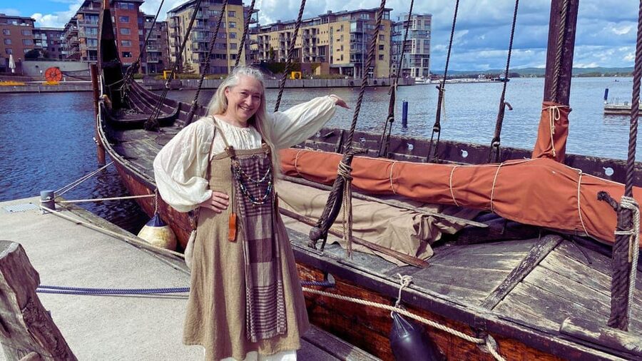 Tønsberg: Walk with a Viking - Guided Tour - Starting beside the Viking ships at Vikingodden