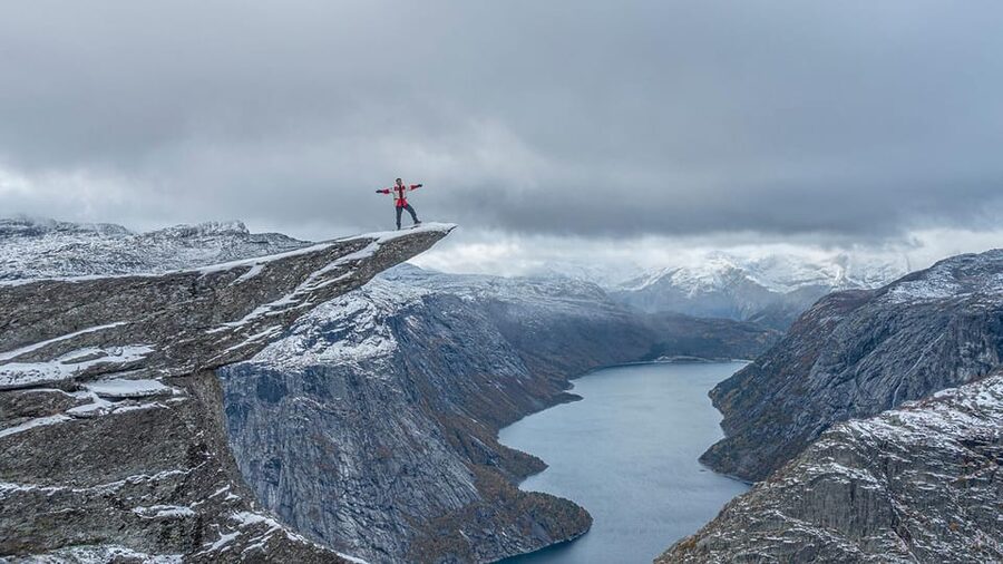 Trolltunga Autumn Hike Go Viking - The P2 start and the hard uphill section