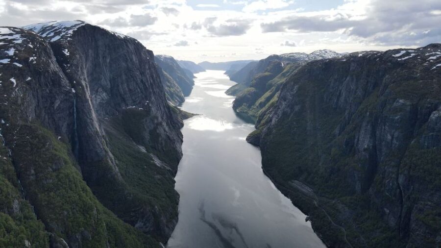 Trolltunga Helicopter & Waterfalss Sightseeing From Bergen - Skjervsfossen, a calm first stop
