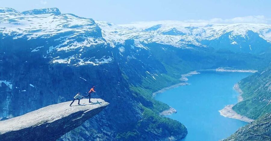 Trolltunga Helicopter & Waterfalss Sightseeing From Bergen - Hardangerfjord by helicopter