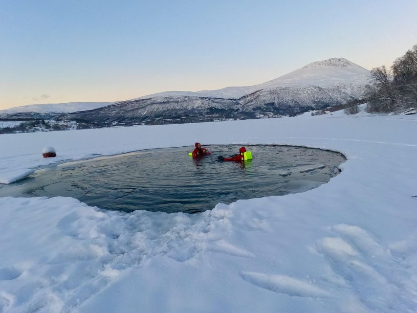 Tromsø: Arctic Floating with Snacks and Drinks - Getting ready inside the cabin
