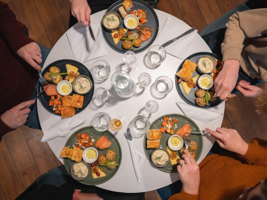 Tromsø: Aurora Dinner Cruise by Hybrid-Electric Catamaran - Should you book the Aurora Dinner Cruise?